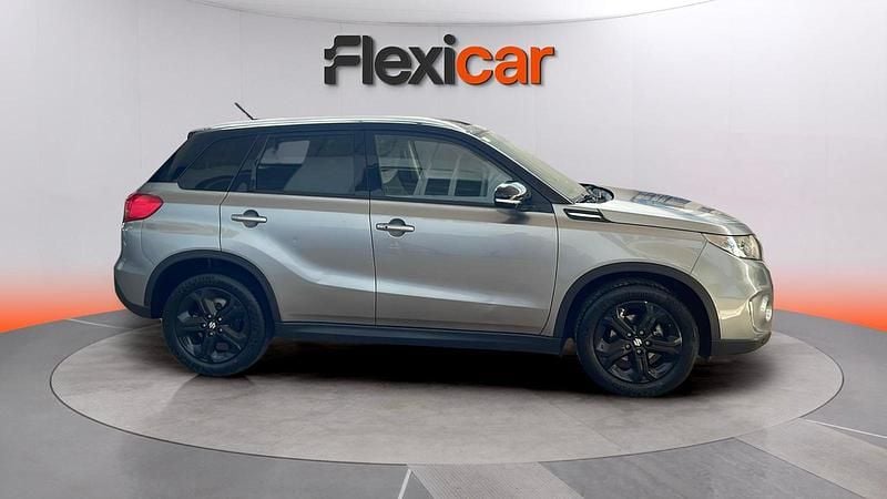 Usado Suzuki Vitara GLX 121 CV (88 kW) 2018 Gris SUV
