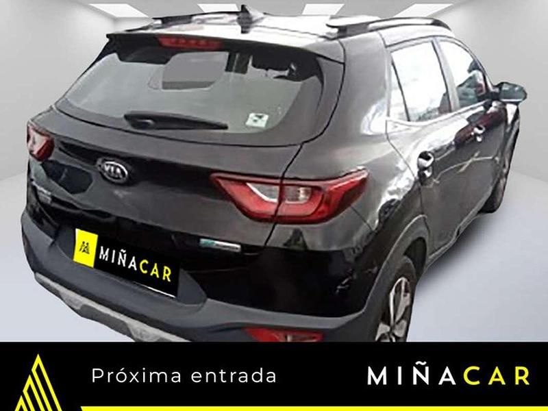 Usado Kia Stonic 120 CV (88 kW) 2022 Negro SUV