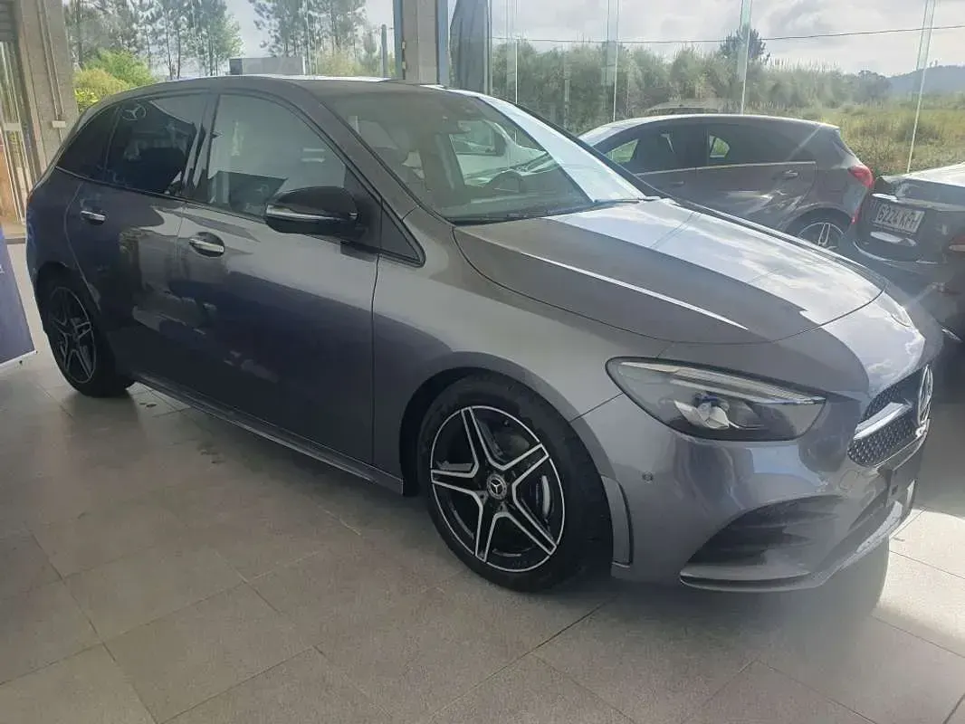 Usado Mercedes B220 190 CV (139 kW) 2023 Gris Monovolumen