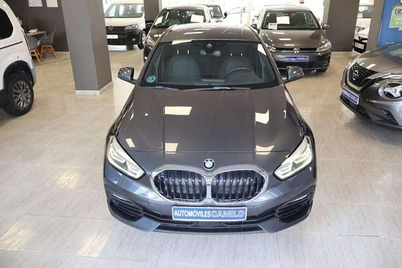 Używany BMW 118 150 KM (110 kW) 2021 Szary Hatchback