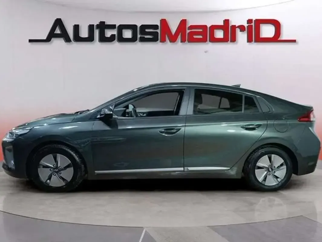 Usado Hyundai Ioniq 141 CV (103 kW) 2022 Gris Utilitario
