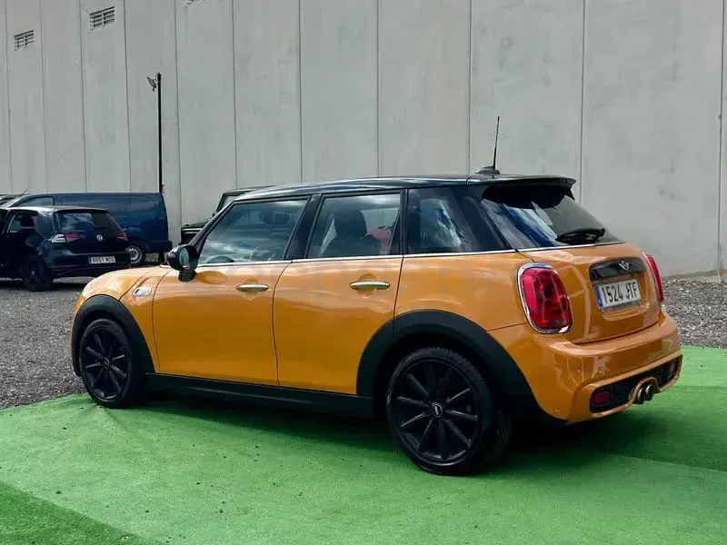 Usado Mini Cooper SD 170 CV (125 kW) 2016 Naranja Utilitario