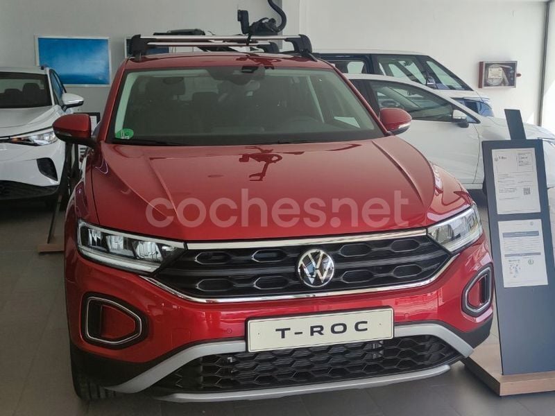 Usado VW T-Roc Life 110 CV (80 kW) 2023 Rojo SUV