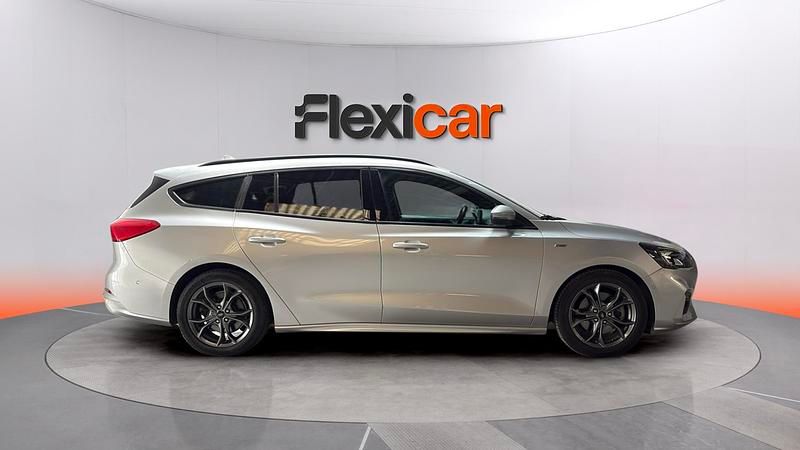 Usado Ford Focus ST-Line 120 CV (88 kW) 2019 Gris Familiar