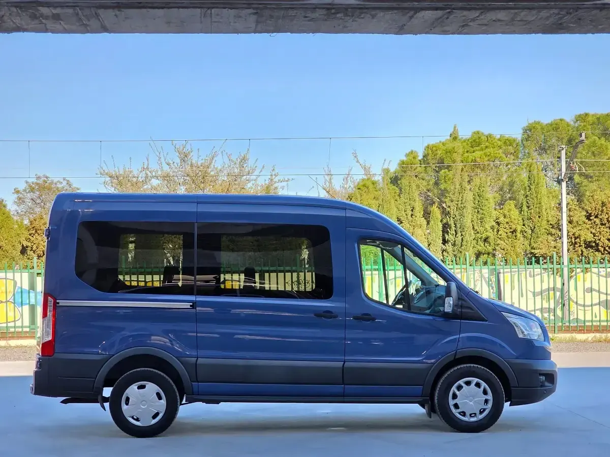Usado Ford Transit Trend 130 CV (95 kW) 2018 Azul Van