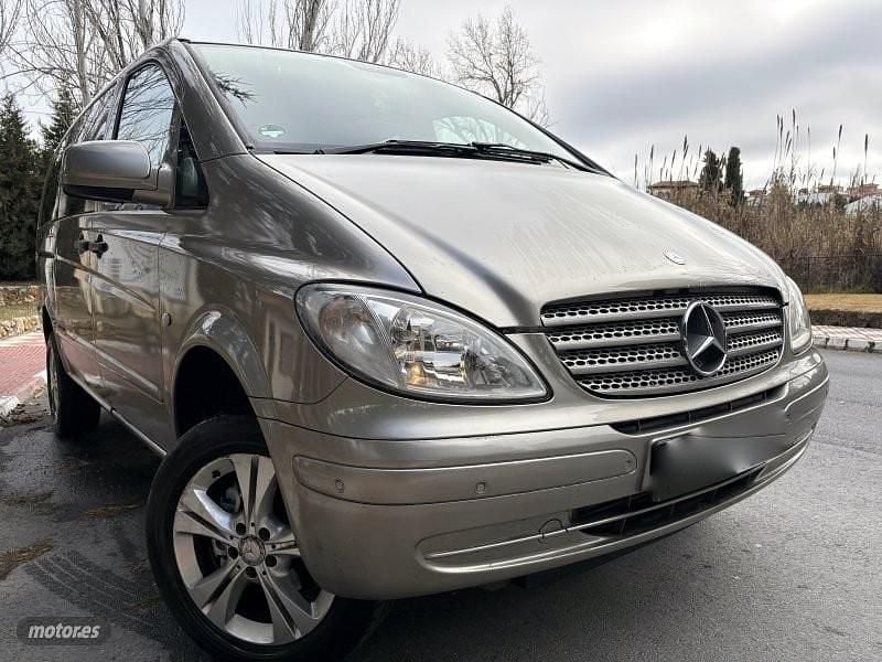Usado Mercedes Viano 150 CV (110 kW) 2010 Gris Monovolumen
