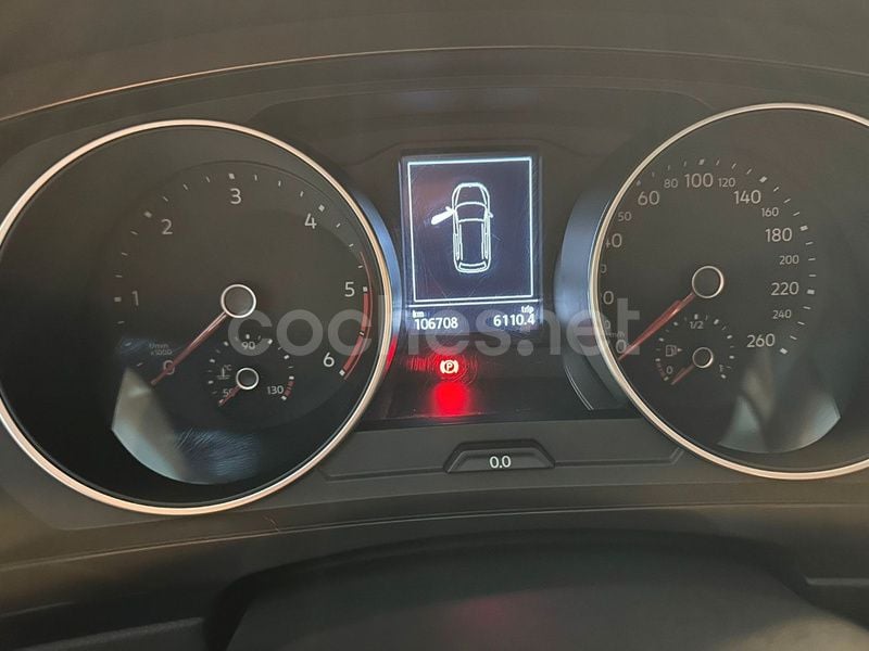 Usado VW Tiguan Edition 115 CV (84 kW) 2019 Gris / plata SUV