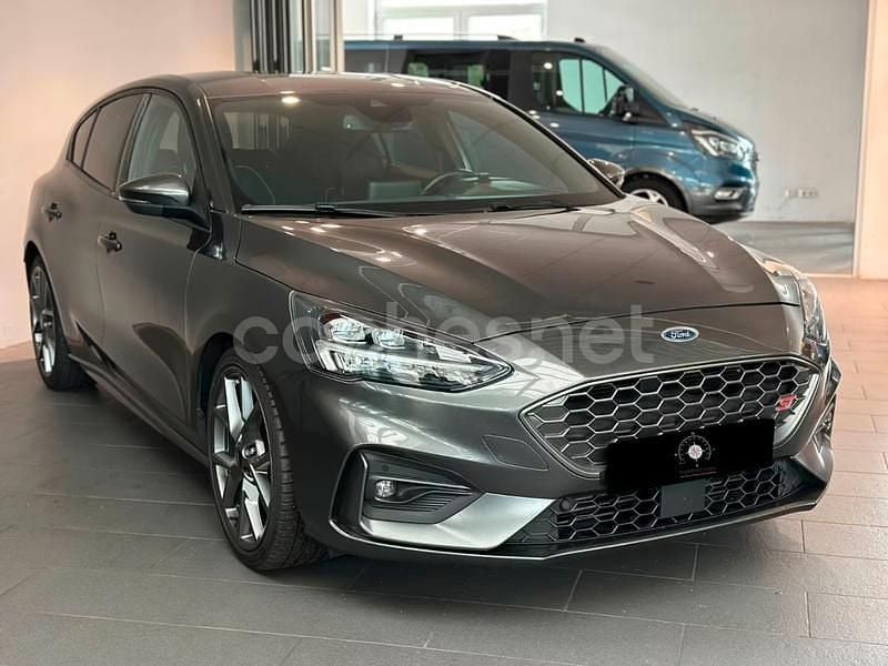 Usado Ford Focus ST 280 CV (205 kW) 2020 Gris / plata Berlina