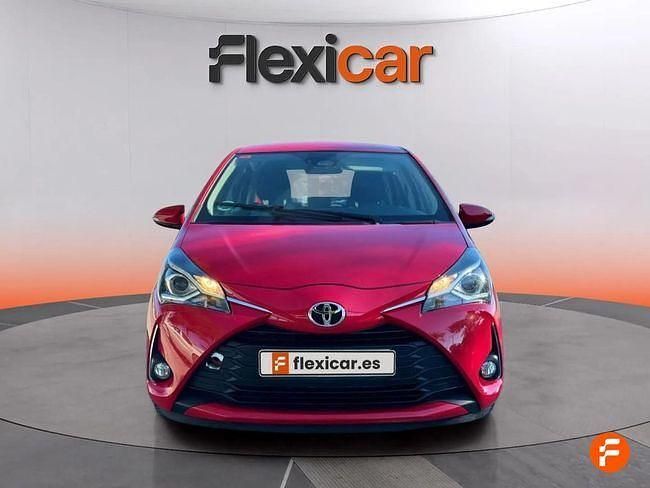 Usado Toyota Yaris Active 69 CV (50 kW) 2018 Rojo