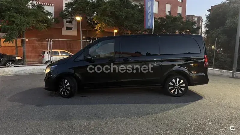 Usado Mercedes V250 Avantgarde 190 CV (139 kW) 2021 Negro Monovolumen