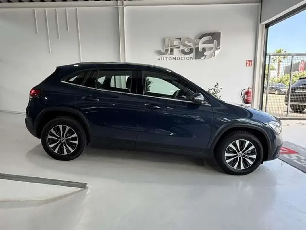 Usado Mercedes GLA200 116 CV (85 kW) 2022 Azul SUV