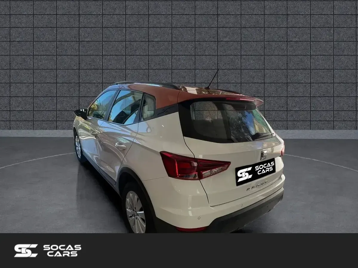 Usado Seat Arona Ecomotive 95 CV (69 kW) 2018 Blanco SUV