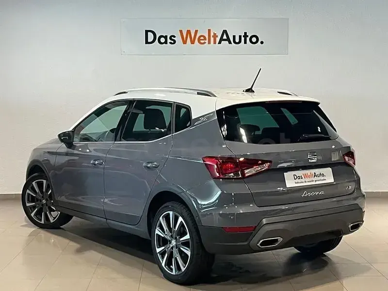 Usado Seat Arona FR 116 CV (85 kW) 2024 Gris SUV