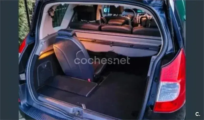Usado Renault Grand Scénic II Dynamique 135 CV (99 kW) 2008 Azul Monovolumen