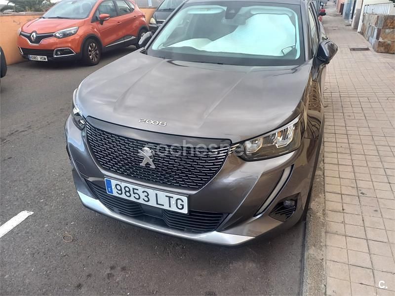 Usado Peugeot 2008 Style 110 CV (80 kW) 2021 Negro SUV