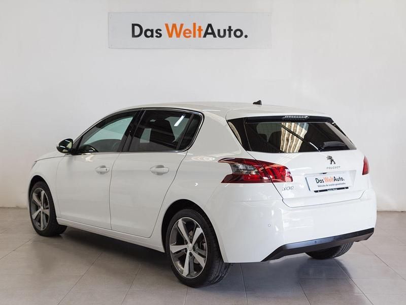 Usado Peugeot 308 Allure 130 CV (95 kW) 2019 Blanco Berlina