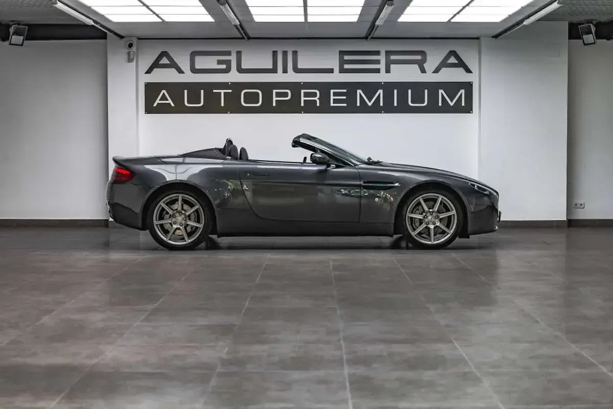 Usado Aston Martin Vantage 379 CV (278 kW) 2007 Gris Coupe
