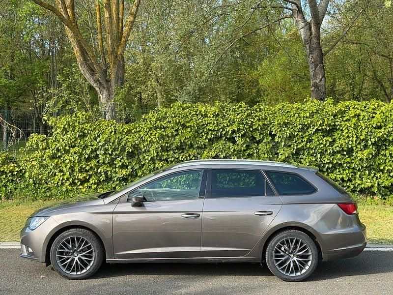 Usado Seat Leon CONNECT 110 CV (80 kW) 2016 Gris / plata Familiar