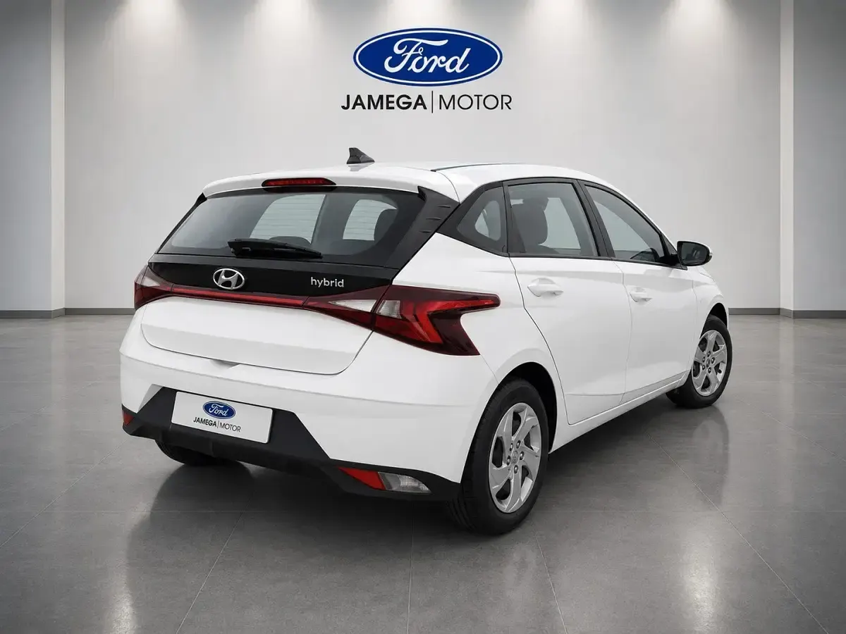 Usado Hyundai i20 100 CV (73 kW) 2021 Blanco Utilitario
