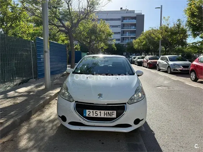 Usado Peugeot 208 Active 82 CV (60 kW) 2012 Blanco Utilitario