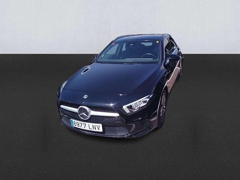 Negro Usado 2021 Mercedes A180 Utilitario | 25.000 € (Un poco caro) - Imagen 1/4