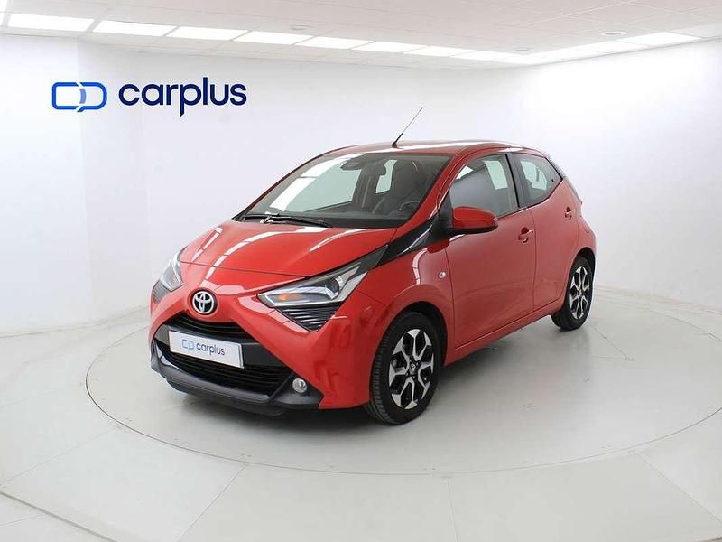 Rojo Usado 2021 Toyota Aygo X-play Utilitario | 13.490 € (Precio justo) - Imagen 1/4