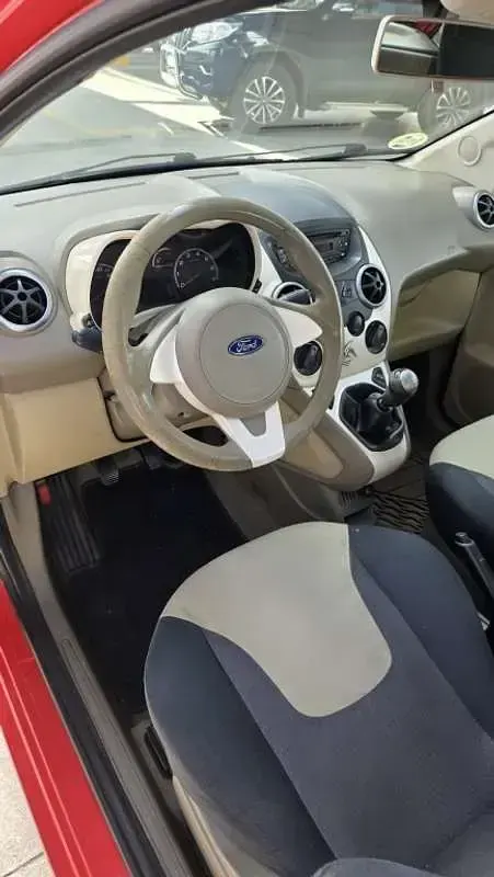 Usado Ford Ka Titanium 75 CV (55 kW) 2009 Rojo Utilitario
