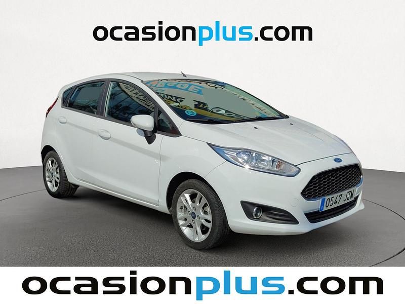 Usado Ford Fiesta Trend 75 CV (55 kW) 2017 Blanco Utilitario