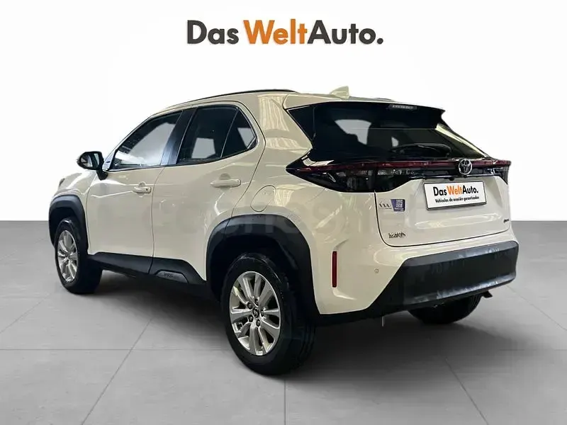 Usado Toyota Yaris Cross Style 130 CV (95 kW) 2025 Blanco SUV