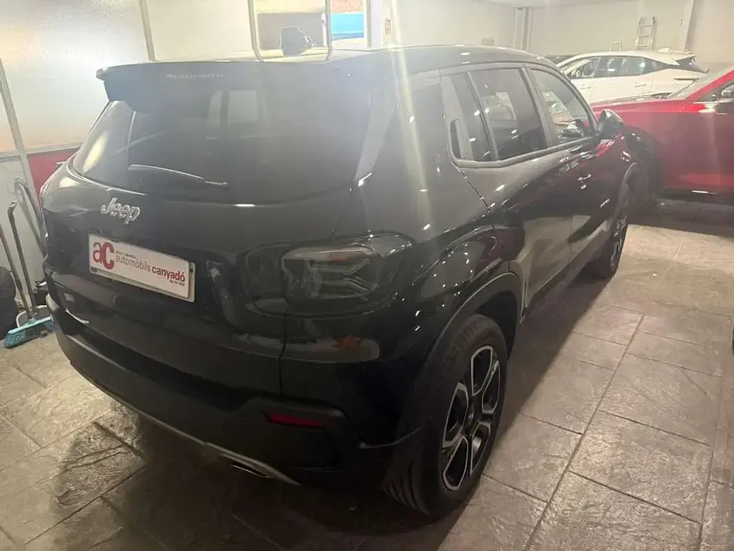 Usado Jeep Avenger Summit 101 CV (74 kW) 2025 Negro SUV