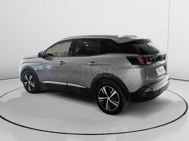 Usado Peugeot 3008 Allure 131 CV (96 kW) 2020 Gris / plata SUV