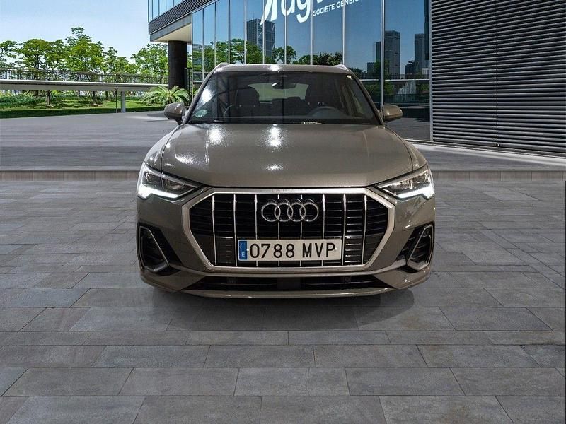 Usado Audi Q3 S-Line 150 CV (110 kW) 2024 Gris / plata SUV
