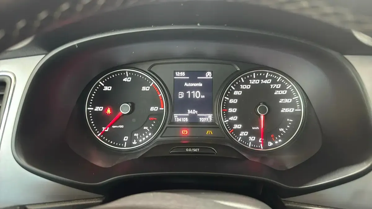 Usado Seat Leon Style 115 CV (84 kW) 2020 Blanco Berlina