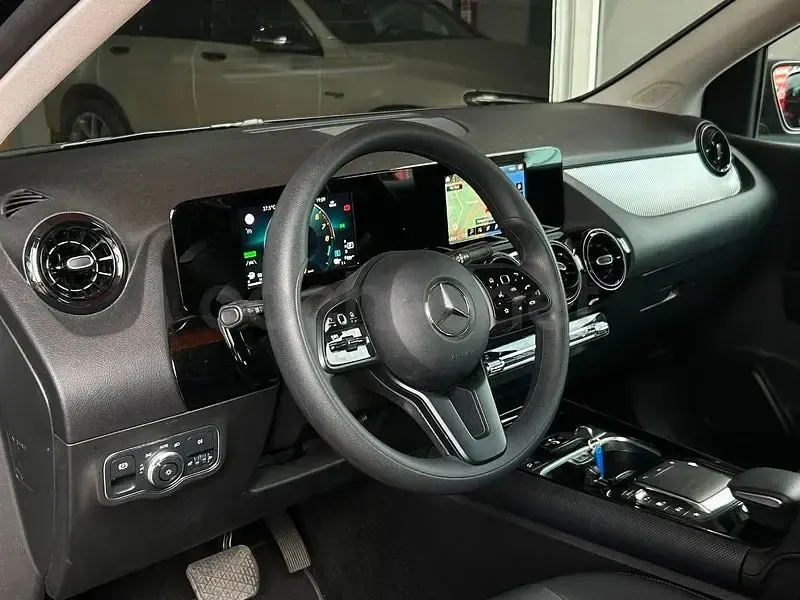 Usado Mercedes B250e 218 CV (160 kW) 2022 Negro Utilitario