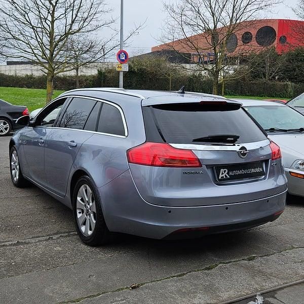 Usado Opel Insignia Cosmo 160 CV (117 kW) 2009 Azul Familiar