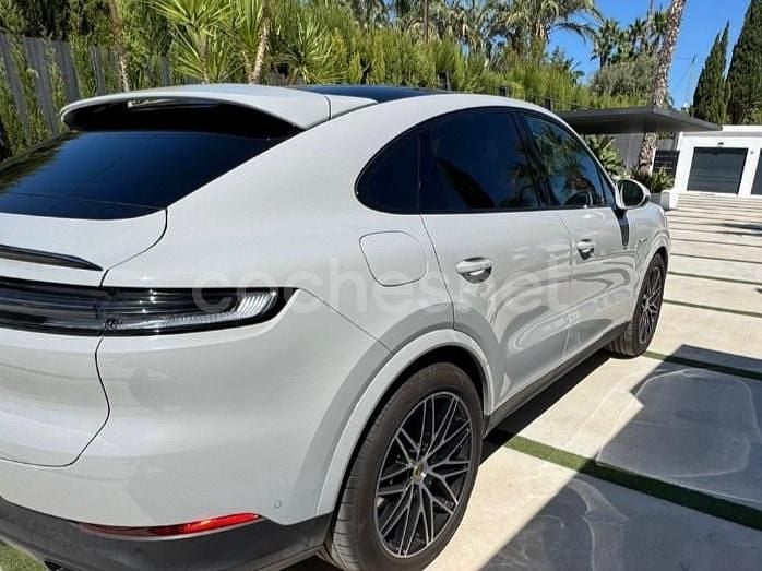 Usado Porsche Cayenne 470 CV (345 kW) 2024 Gris / plata SUV