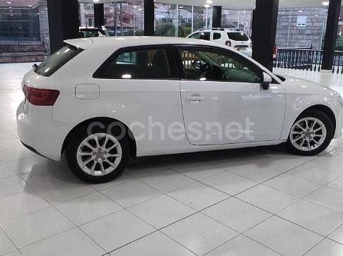 Usado Audi A3 Attraction 110 HP (80 kW) 2015 Branco Sedan