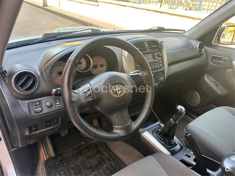Usado Toyota RAV4 Executive 116 CV (85 kW) 2005 Gris / plata SUV