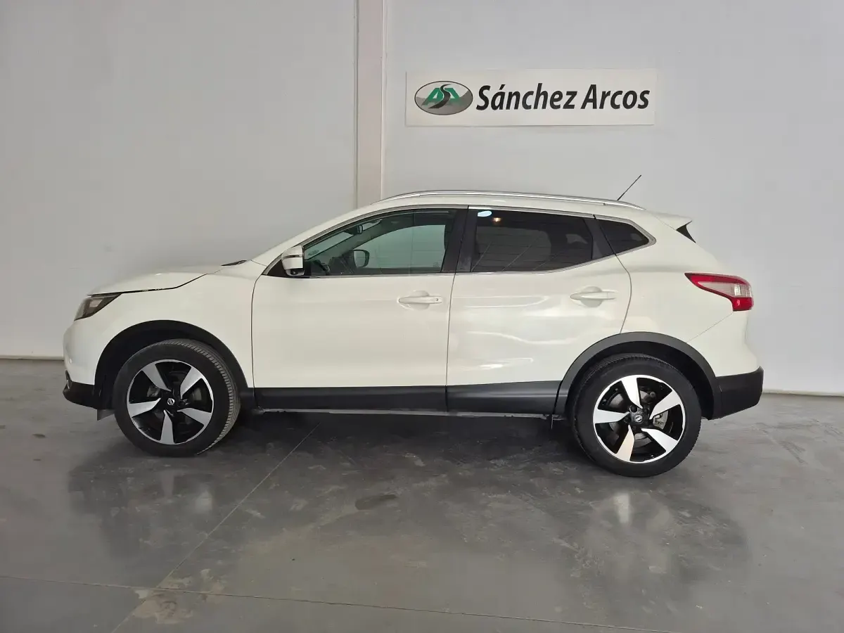 Usado Nissan Qashqai N-Connecta 110 CV (80 kW) 2017 Blanco SUV