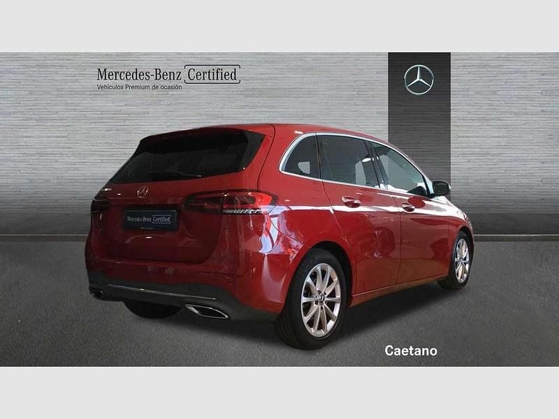 Usado Mercedes B200 150 CV (110 kW) 2019 Rojo Monovolumen