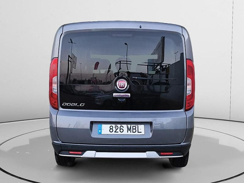 Usado Fiat Doblò Trekking 120 CV (88 kW) 2022 Monovolumen