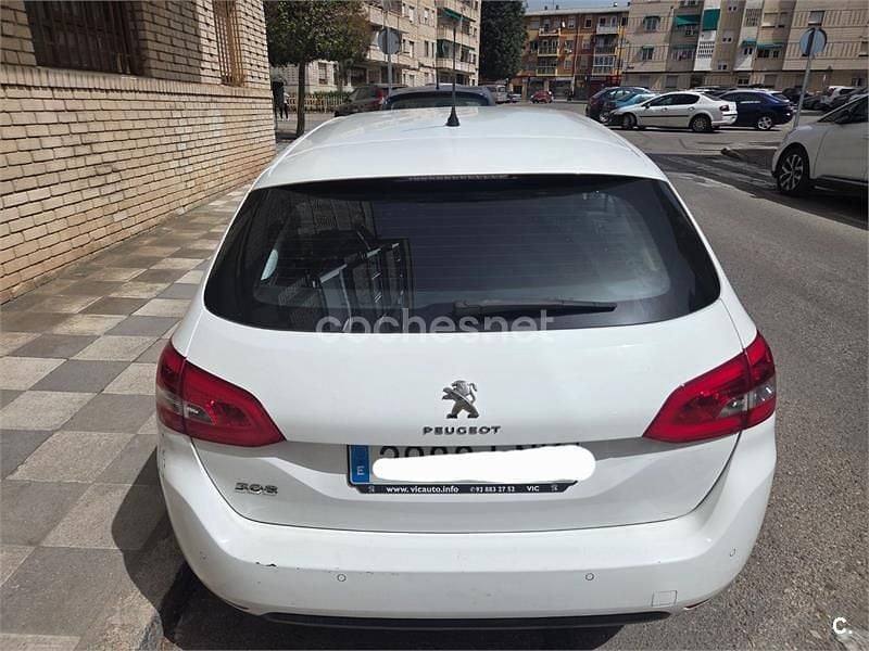 Usado Peugeot 308 SW Allure 130 CV (95 kW) 2021 Blanco Familiar