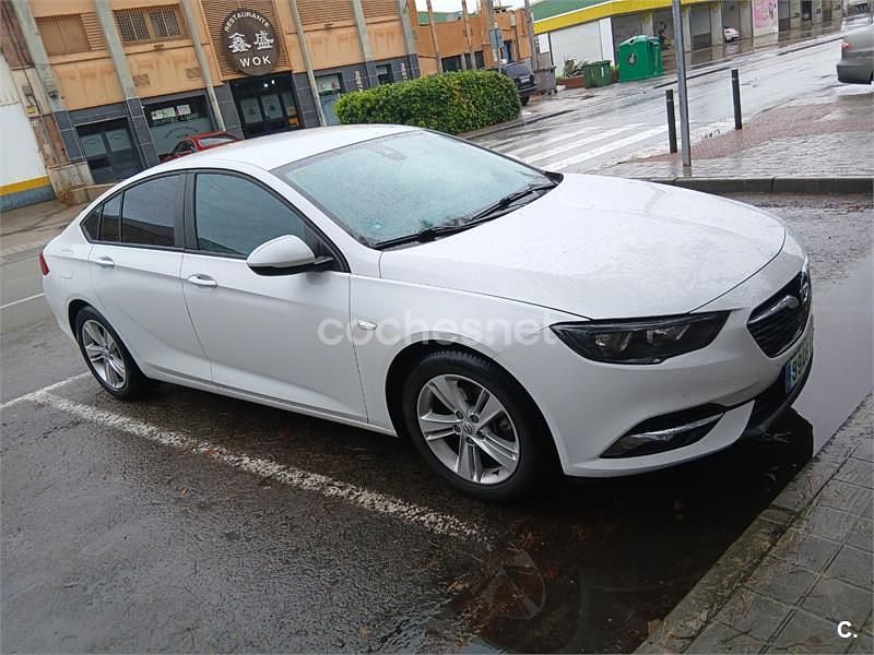 Blanco Usado 2019 Opel Insignia Business Berlina | 10.850 € (Buen precio) - Imagen 1/4