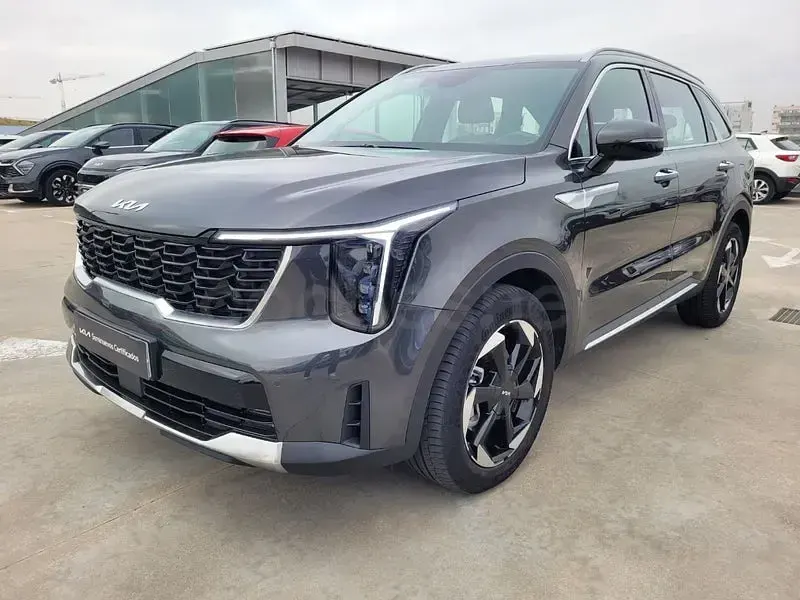 Usado Kia Sorento 252 CV (185 kW) 2025 Gris / plata SUV