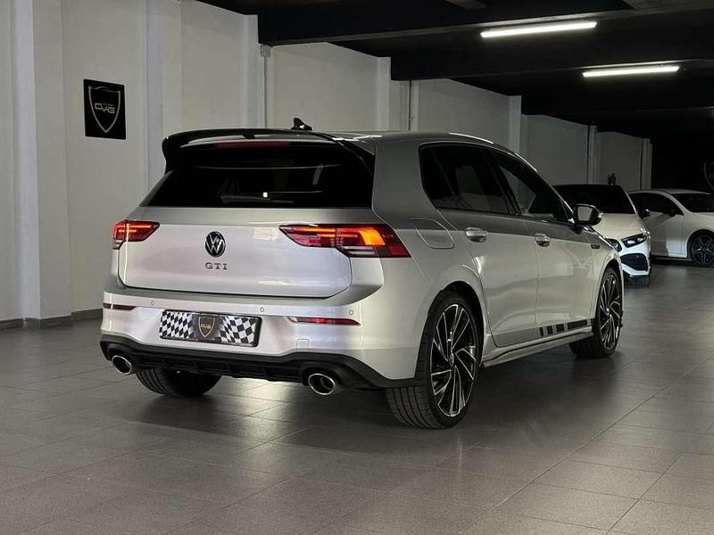 Usado VW Golf VII GTI 300 CV (220 kW) 2021 Gris Utilitario