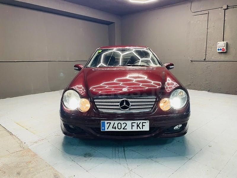 Usado Mercedes C200 Sport Edition 122 CV (89 kW) 2007 Granate Berlina