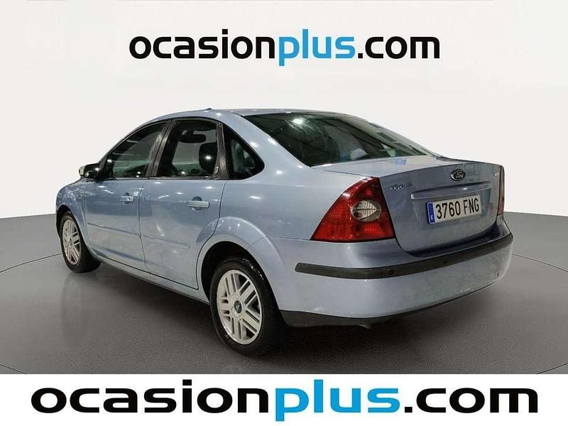 Usado Ford Focus Ghia 116 CV (85 kW) 2007 Gris Berlina