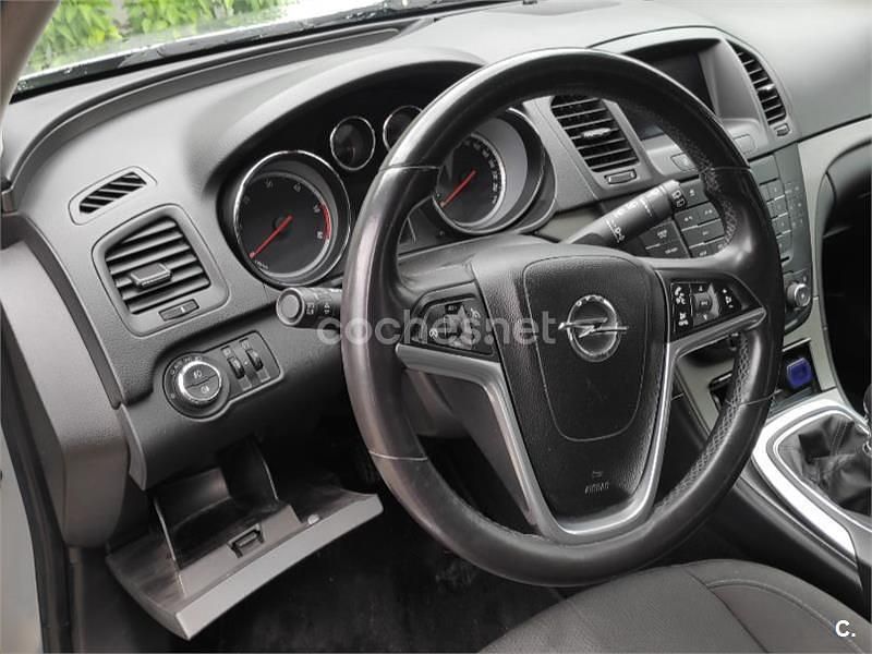 Usado Opel Insignia Edition 130 CV (95 kW) 2009 Gris / plata Familiar