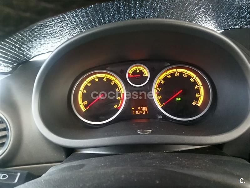 Usado Opel Corsa 85 CV (62 kW) 2012 Gris / plata Utilitario