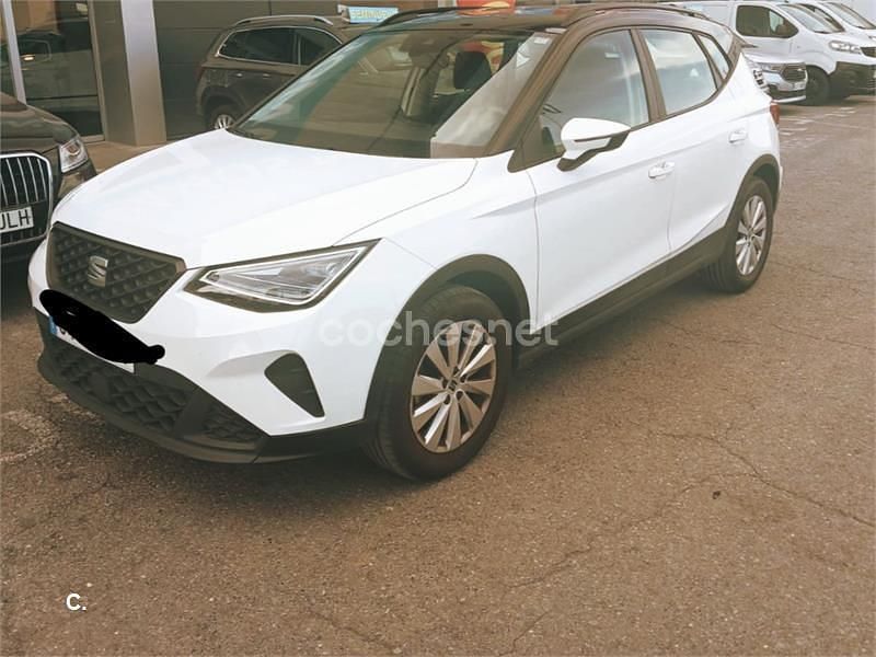 Usado Seat Arona Style 110 CV (80 kW) 2022 Blanco SUV